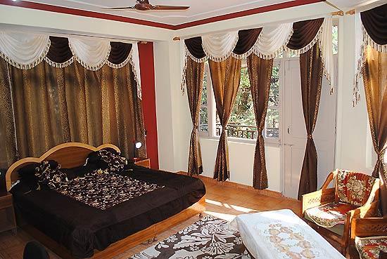 Hotel Misty Woods Дармсала Экстерьер фото